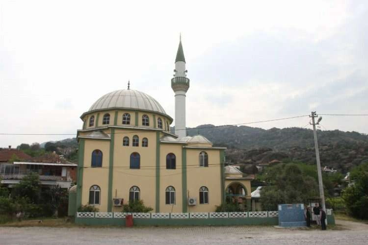 Aydın'daki cami bayram yüzü görmüyor haberinin görseli