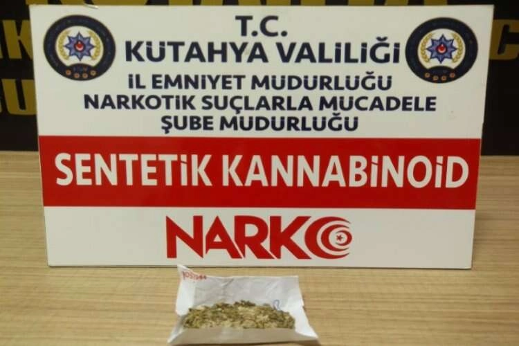 Kütahya'da uyuşturucu taciri gözaltına alındı haberinin görseli