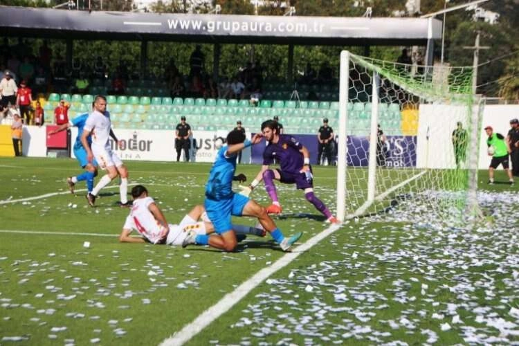 Göztepe’nin kalecisi Arda beğeni topladı haberinin görseli