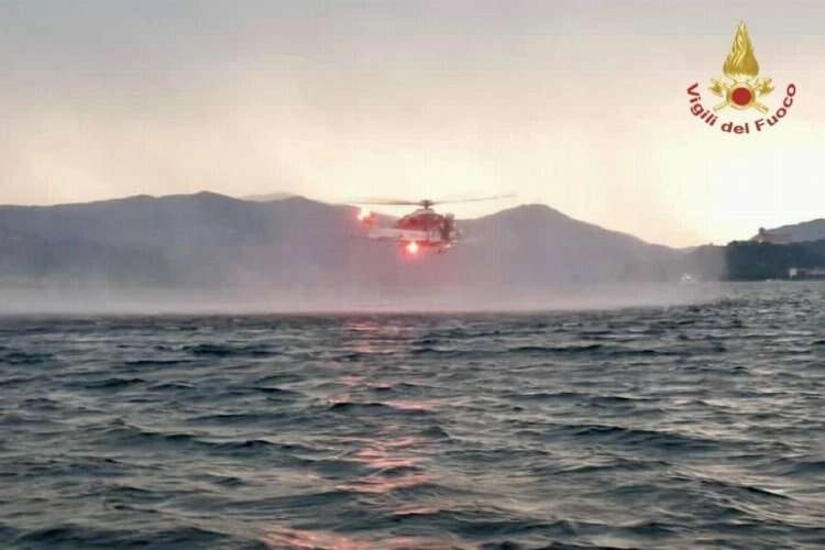 İtalya’da turistleri taşıyan bot alabora oldu haberinin görseli