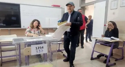 İzmir'de oy kullanma sayıları azaldı