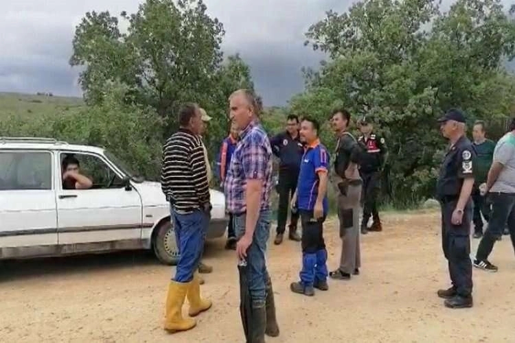 Denizli'de kaybolan kadın dağ taş aranıyor haberinin görseli