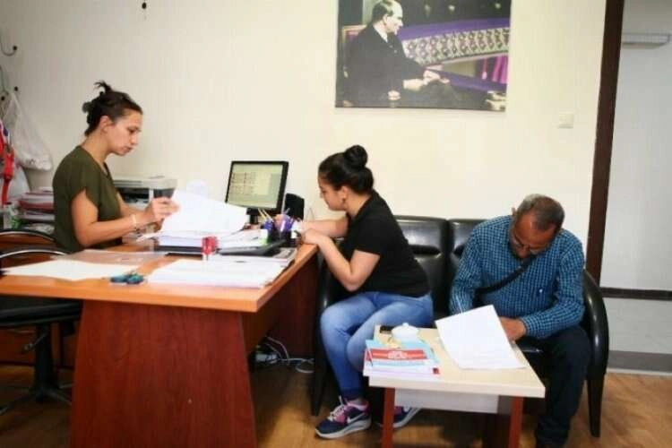 Bayraklı’da kız öğrencilere müjdeli haber haberinin görseli