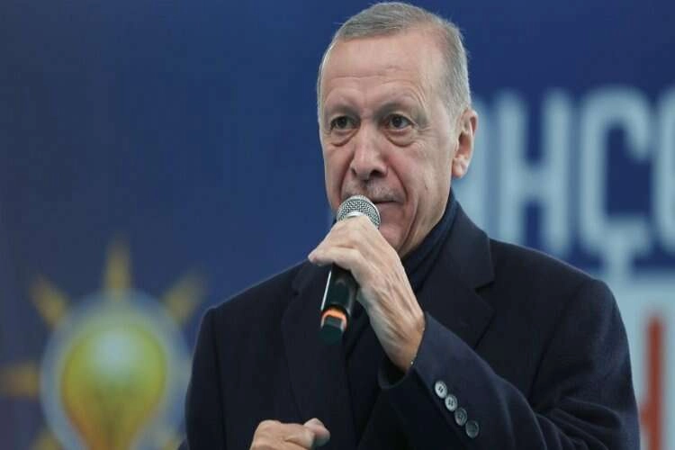 Cumhurbaşkanı Erdoğan, depremden etkilenen illerde oylarını artırdı haberinin görseli