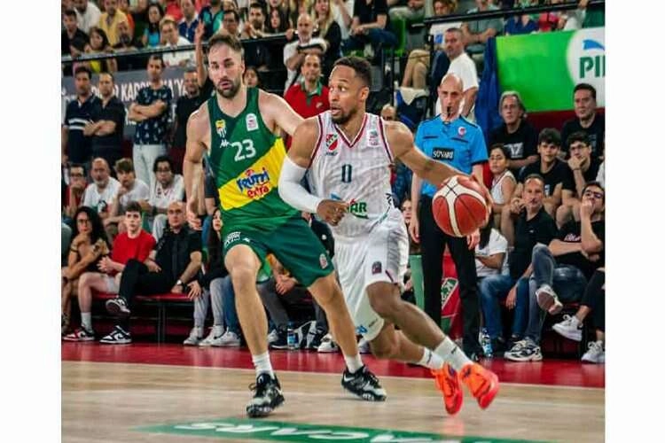 Pınar Karşıyaka, play-off serisinde ikinci maça çıkıyor haberinin görseli