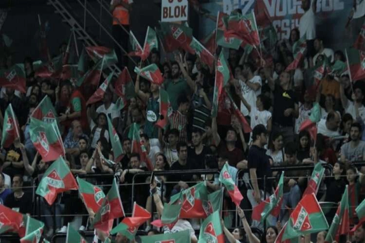 Pınar Karşıyaka'ya Bursaspor maçından sonra ceza yağdı haberinin görseli