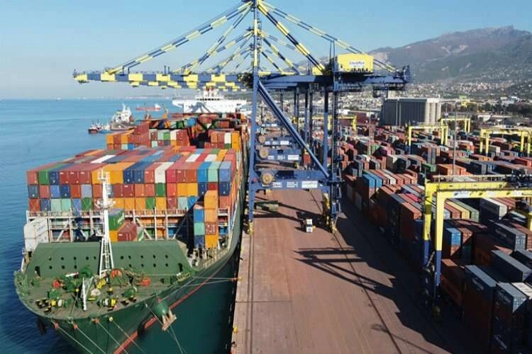 Türkiye, ithalat ve ihracatta düşüşe geçti haberinin görseli