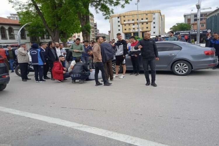 Afyonkarahisar’da motosiklet yayaya çarptı haberinin görseli