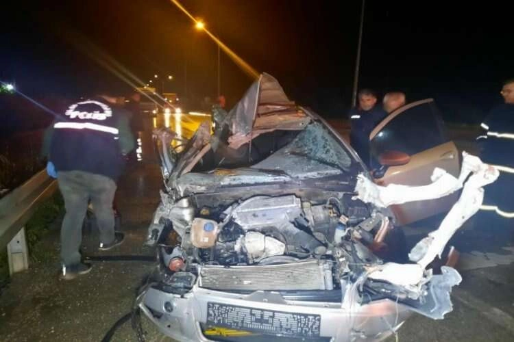 Tıra çarptı, yaralı arkadaşlarını bırakıp kaçtı haberinin görseli