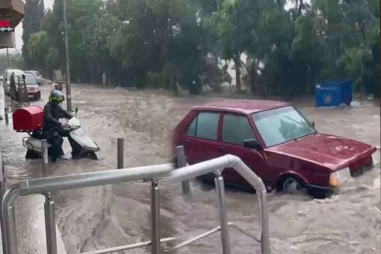 İzmir’de yağmur felaketi! Manzara yine değişmedi haberinin görseli