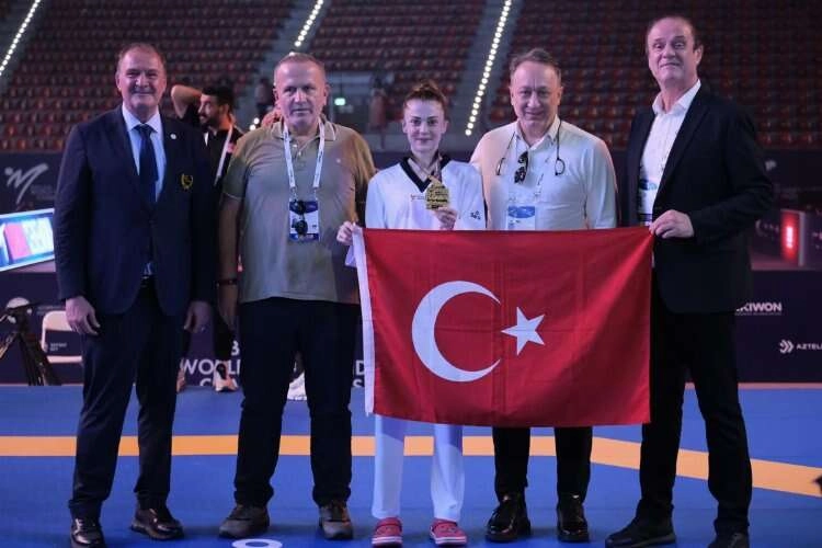 Milli tekvandocu Merve Dinçel, Dünya şampiyonu oldu haberinin görseli