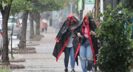 Aydın'da yaz yağmurları aralıksız sürüyor haberinin görseli