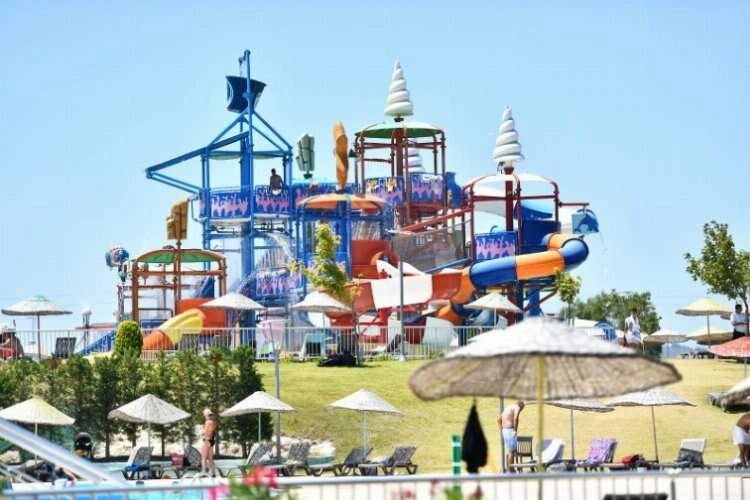 Çeşme 'Oasis Aqua Park' sezonu açılıyor