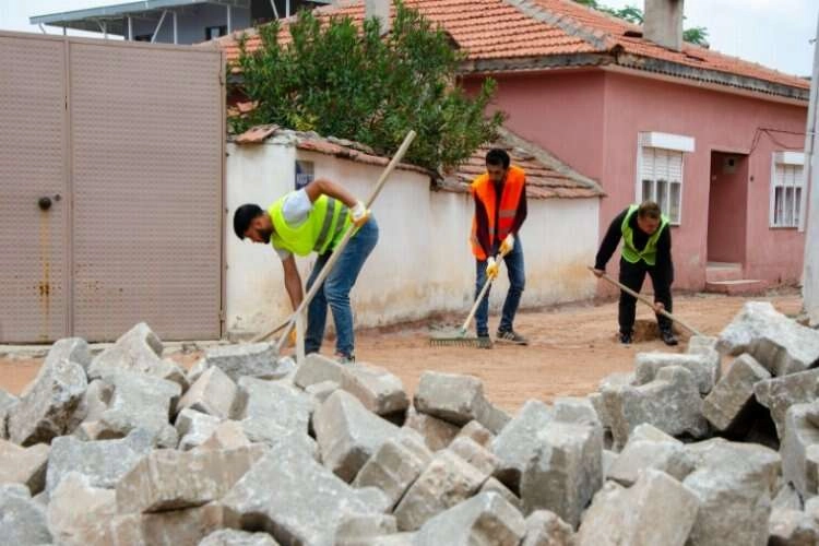 Kemalpaşa'da içme suyu ve kanal hatları yenilendi