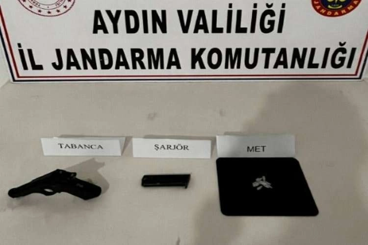 Aydın'da şüpheli araçtan uyuşturucu çıktı haberinin görseli