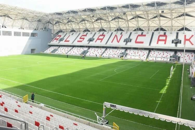 Şampiyon yarın İzmir'de belli olacak haberinin görseli