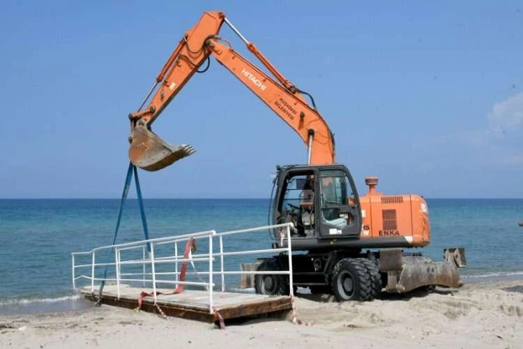 Kuşadası Belediyesi, plajlarda çalışmaları tamamladı haberinin görseli