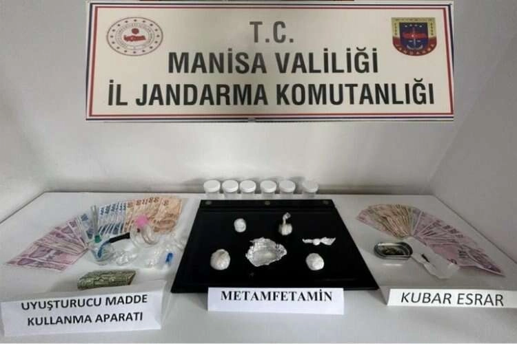 Manisa'da uyuşturucu sevkiyatına jandarma dur dedi haberinin görseli