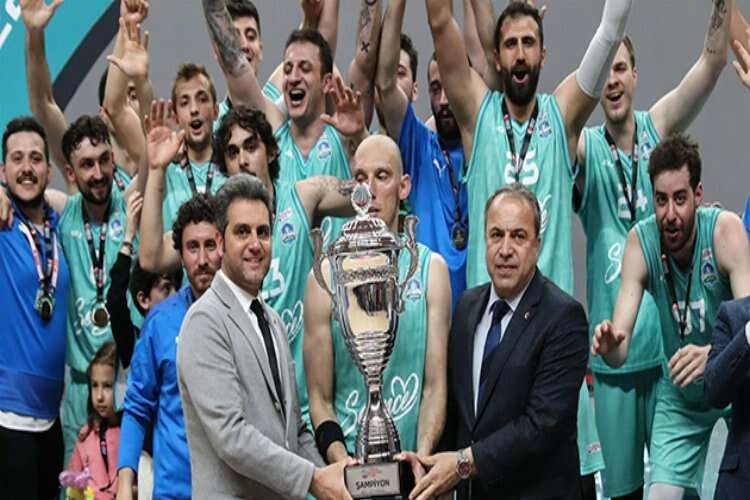 Çayırova Belediyesi TB2L'de şampiyon oldu  haberinin görseli