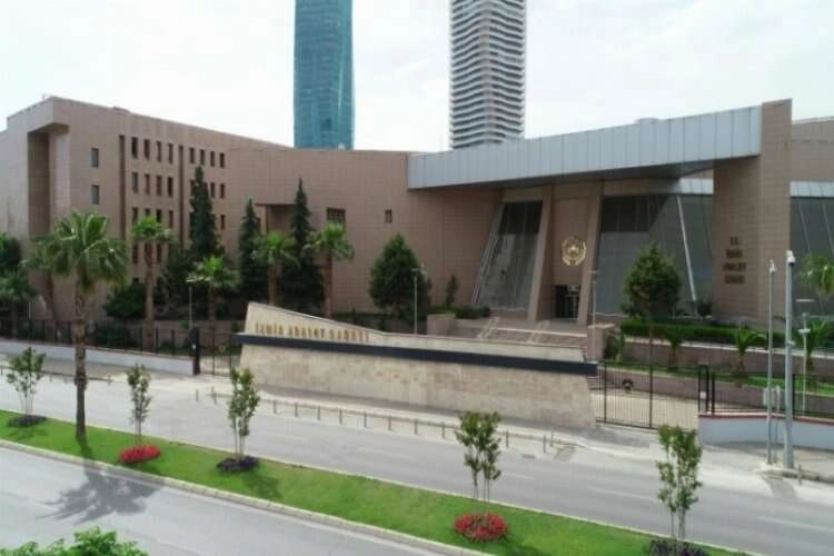 İzmir Adliyesi’nde avukatlar kavga etti! haberinin görseli