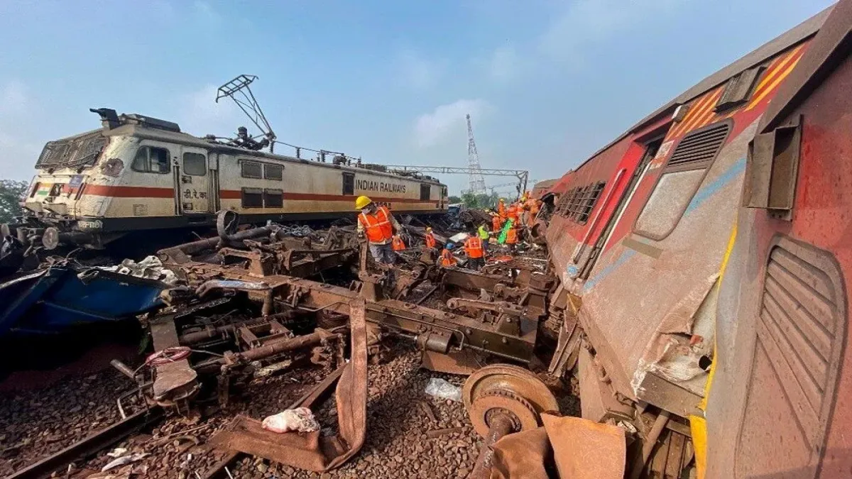 Hindistan&#039;da 3 tren çarpıştı: 288 ölü, 900&#039;den fazla yaralı