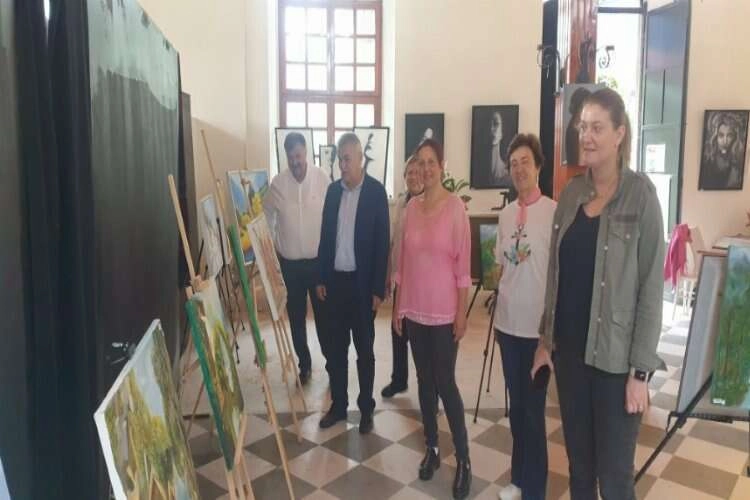 Başkan Tekin’den anlamlı sergiye ziyaret haberinin görseli