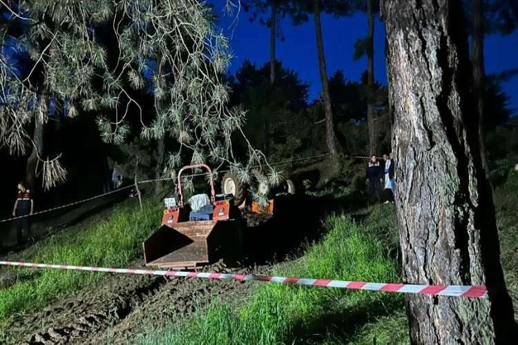 Traktörün altında kalan adam hayatını kaybetti haberinin görseli