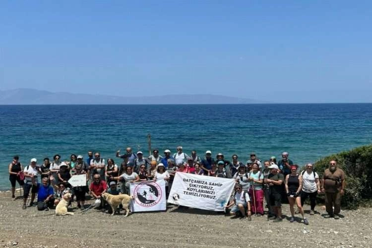 Datça Barkas Koyu'nda çevre temizliği yapıldı