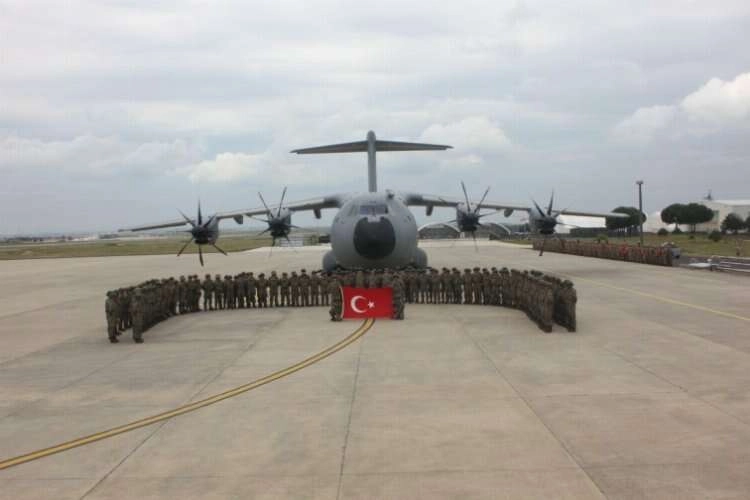 Türk askerinden Kosova'ya takviye sürüyor haberinin görseli