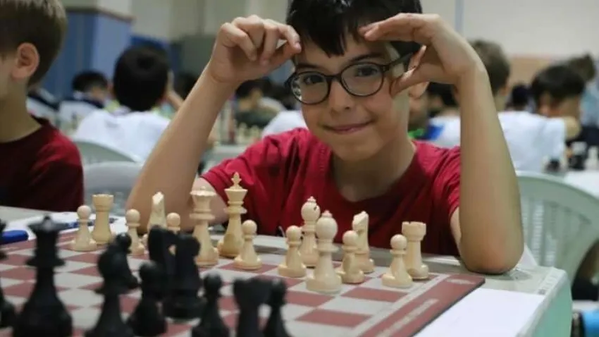 İzmir'de satranç müsabakaları başladı haberinin görseli