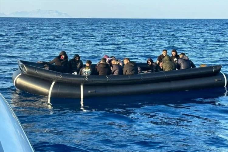 Yunanistan’ın ittiği göçmenler Muğla’da kurtarıldı haberinin görseli