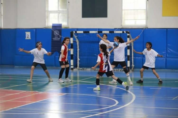 Denizli'de Minik Eller Hentbol Şenliği başladı haberinin görseli
