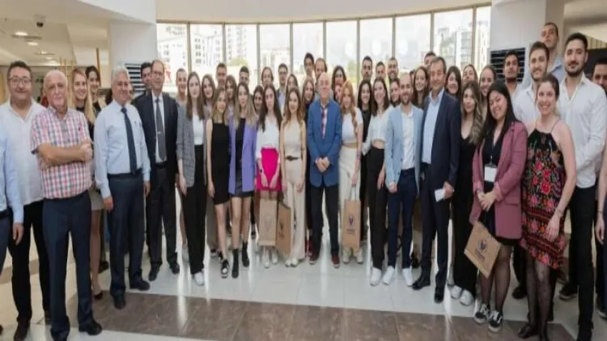 Mezuniyet projelerini firmalara sundular haberinin görseli