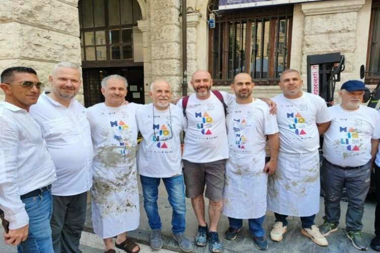 Menemen'in çömlek ustaları İtalya'ya damga vurdu haberinin görseli