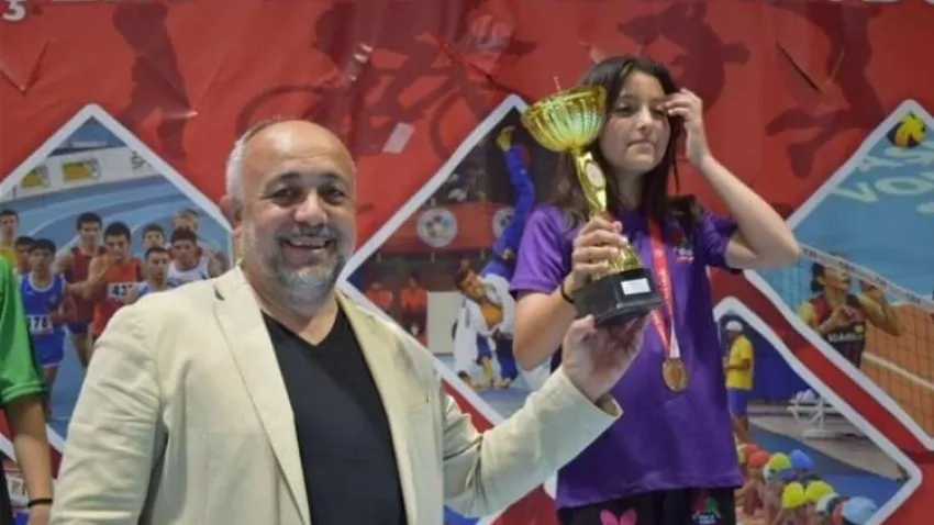 Derece elde eden sporculara madalyaları verildi haberinin görseli