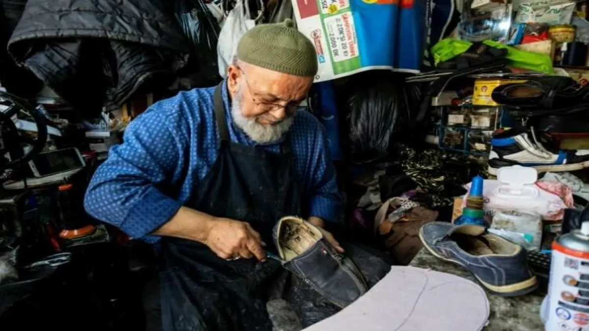 Manisa'da mesleğin son temsilcisi zamana direniyor haberinin görseli