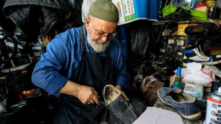 Manisa'da mesleğin son temsilcisi zamana direniyor haberinin görseli