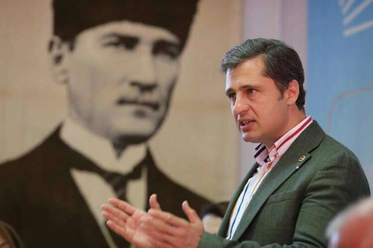 CHP İzmir Milletvekili Deniz Yücel'den teşekkür turu haberinin görseli