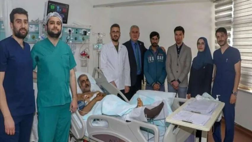 Kaza yapan Pakistanlı şoför 3 ay sonra gözlerini açtı