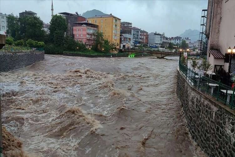 Samsun'da şiddetli yağış etkili oldu haberinin görseli