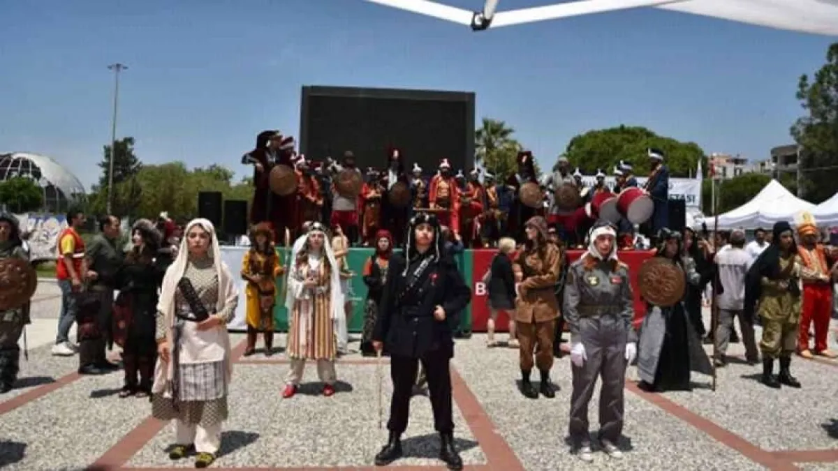Karşıyaka'da 'Hayat Boyu Öğrenme Haftası' kutlandı haberinin görseli