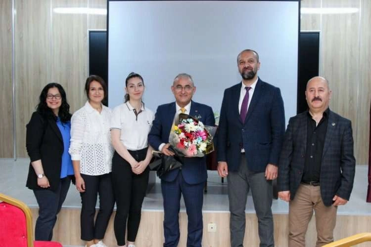 Alim Işık gençlere hayat tecrübelerini anlattı haberinin görseli