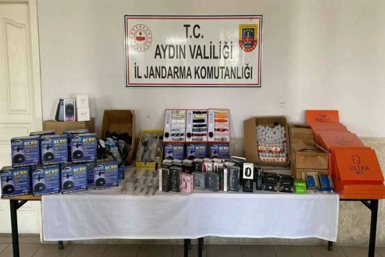 Aydın'da kaçak eşyalar ele geçirildi haberinin görseli