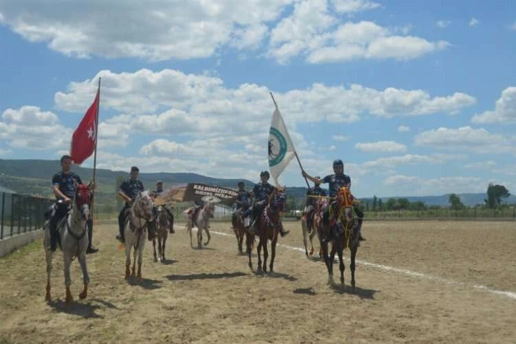 Selendi'de atlı cirit heyecanı başladı