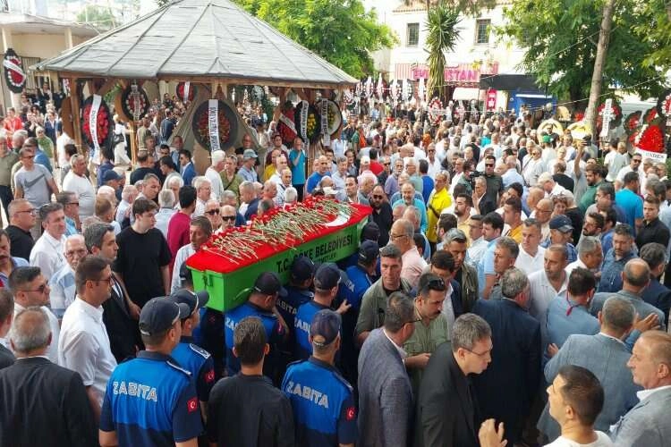 Söke Belediye Başkanı Tuncel, son yolculuğuna uğurlandı