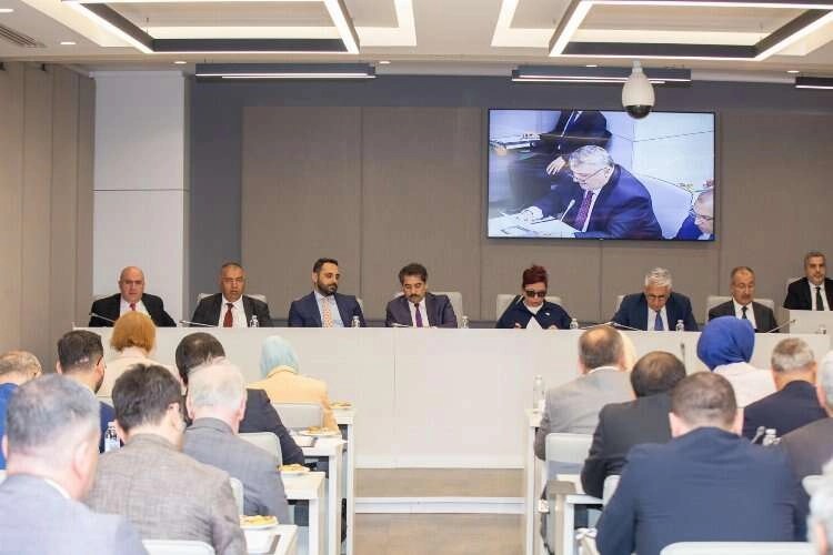 Erkılınç: Resmi ilana bağlı yayıncılık ticari gerçeklerle bağdaşmıyor haberinin görseli