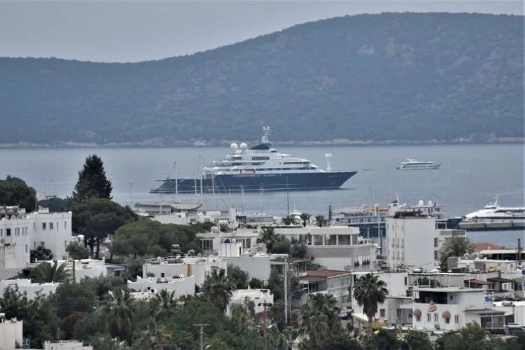 126 metrelik yat, Bodrum'a demir attı haberinin görseli