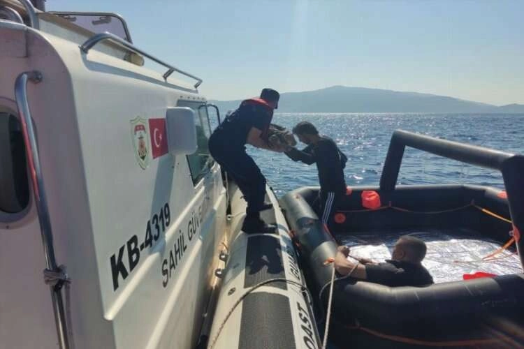 İzmir açıklarında düzensiz göçmenler yakalandı haberinin görseli