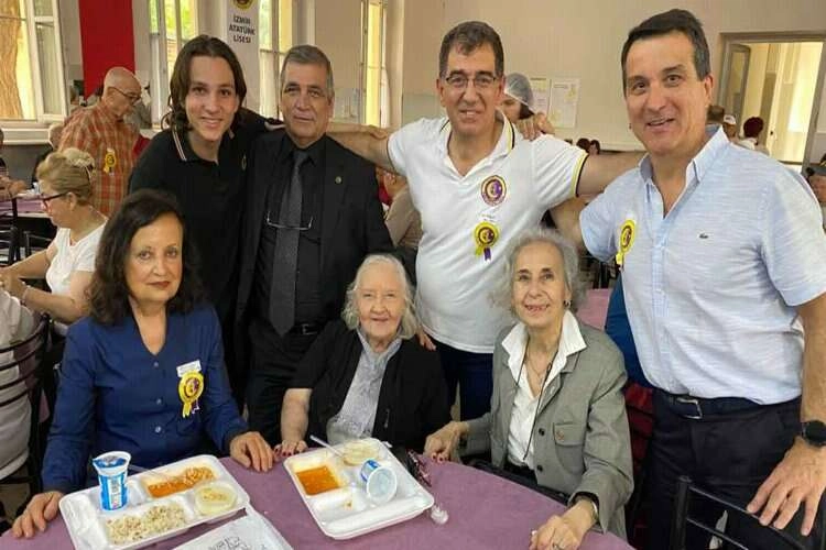 İzmir Atatürk Lisesi 135. yılını kutladı