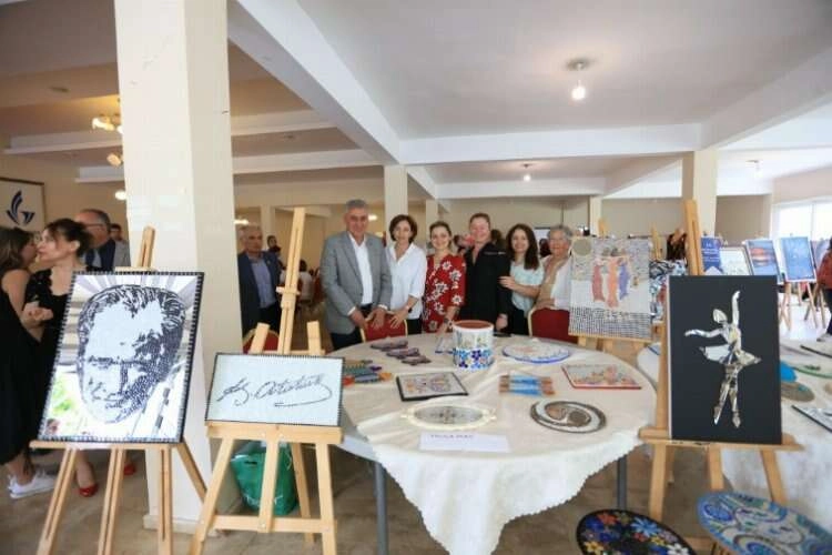 Kadınların el emeği göz nuru ürünleri görücüye çıktı haberinin görseli